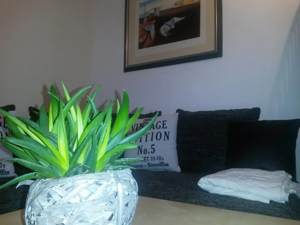 Robert'S Rent A Room Cologne Homestay