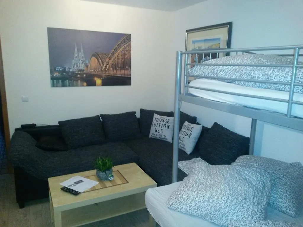Homestay Robert'S Rent A Room Cologne Germany